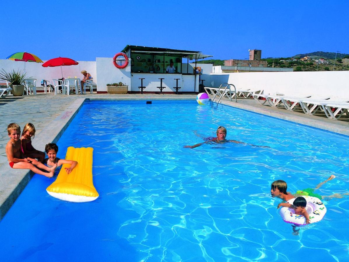 Hotel Continental Calella Exterior photo