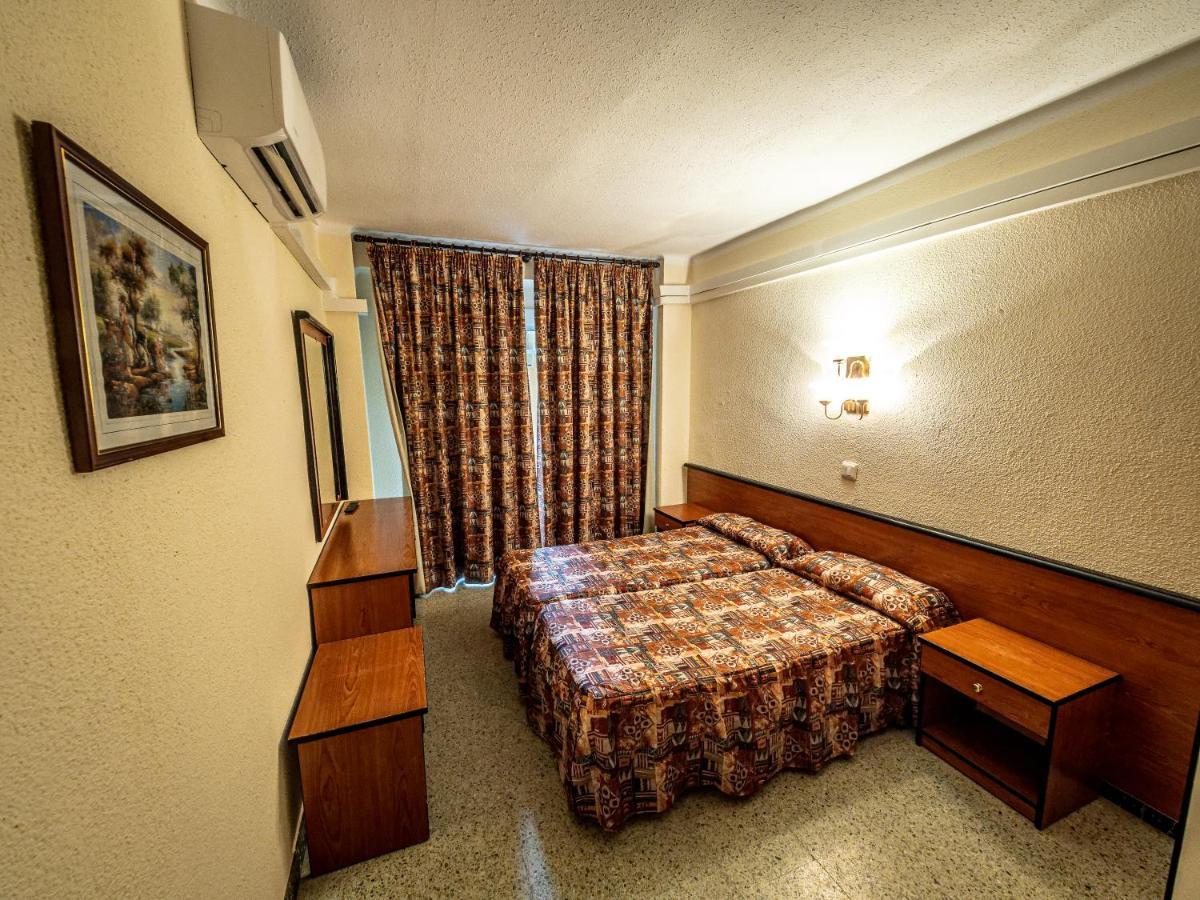 Hotel Continental Calella Exterior photo